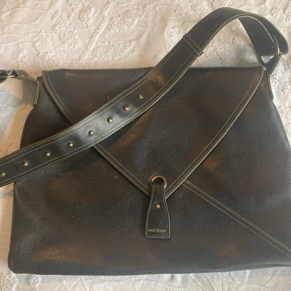 Matt & Nat Vegan Leather Messenger Bag, Sustainable and Cruelty-Free